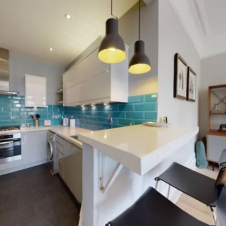 Modern 2 Bed Flat - The Black Dog Pub Apt - 6 Mins From Vauxhall Station London Exterior photo