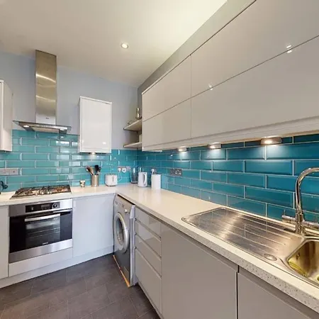 Modern 2 Bed Flat - The Black Dog Pub Apt - 6 Mins From Vauxhall Station London Exterior photo