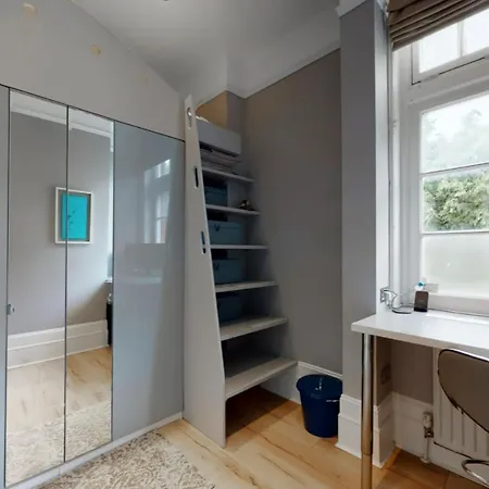 Modern 2 Bed Flat - The Black Dog Pub Apt - 6 Mins From Vauxhall Station London Exterior photo